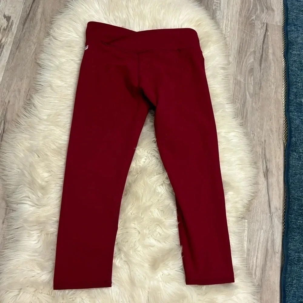 Fabletics Winn Powerhold® Capri deep red sz small